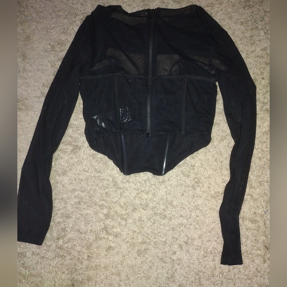 Sheer keyhole top - Picture 5 of 5